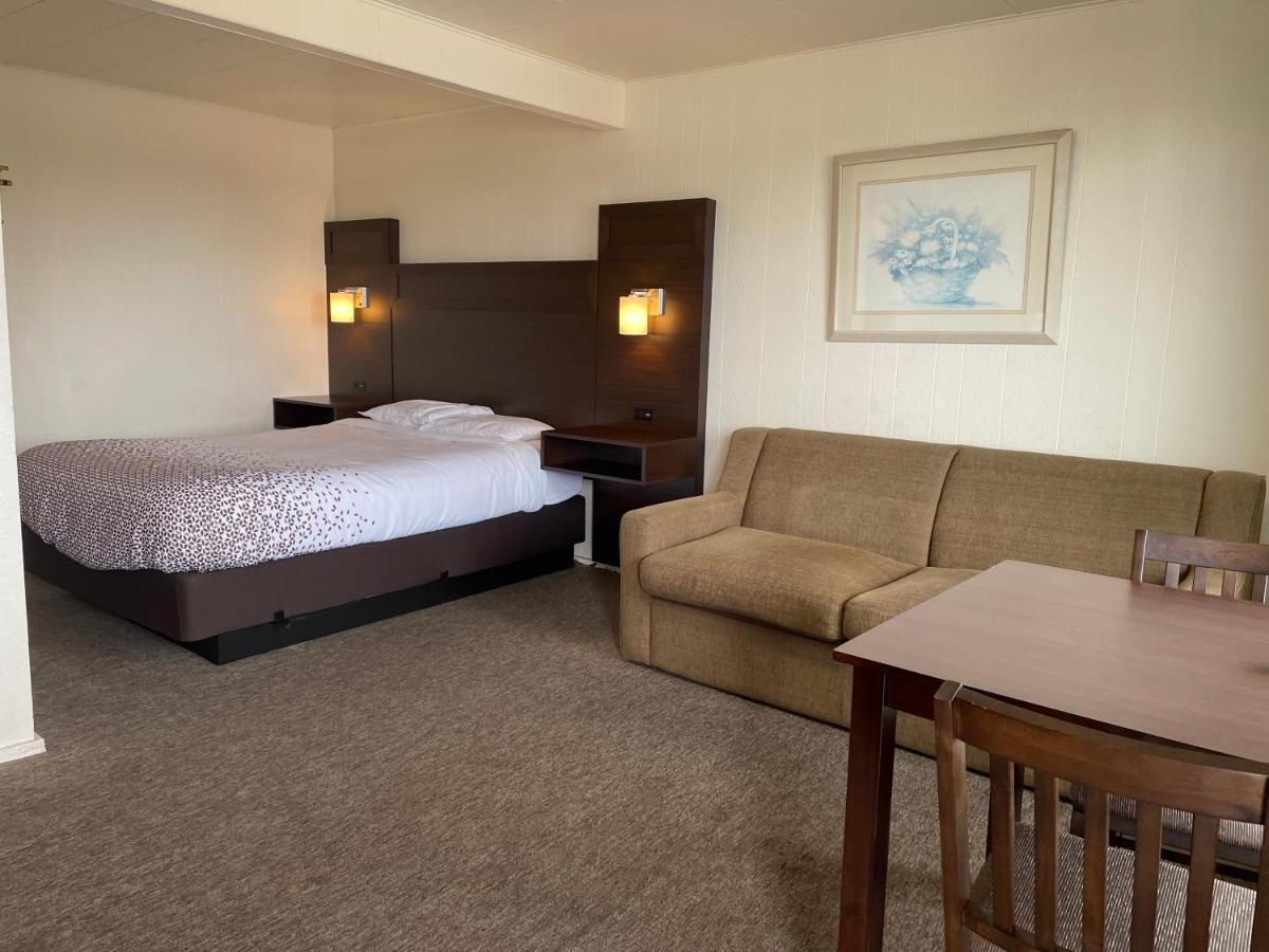 Holiday Motel เวสต์พอร์ต ภายนอก รูปภาพ