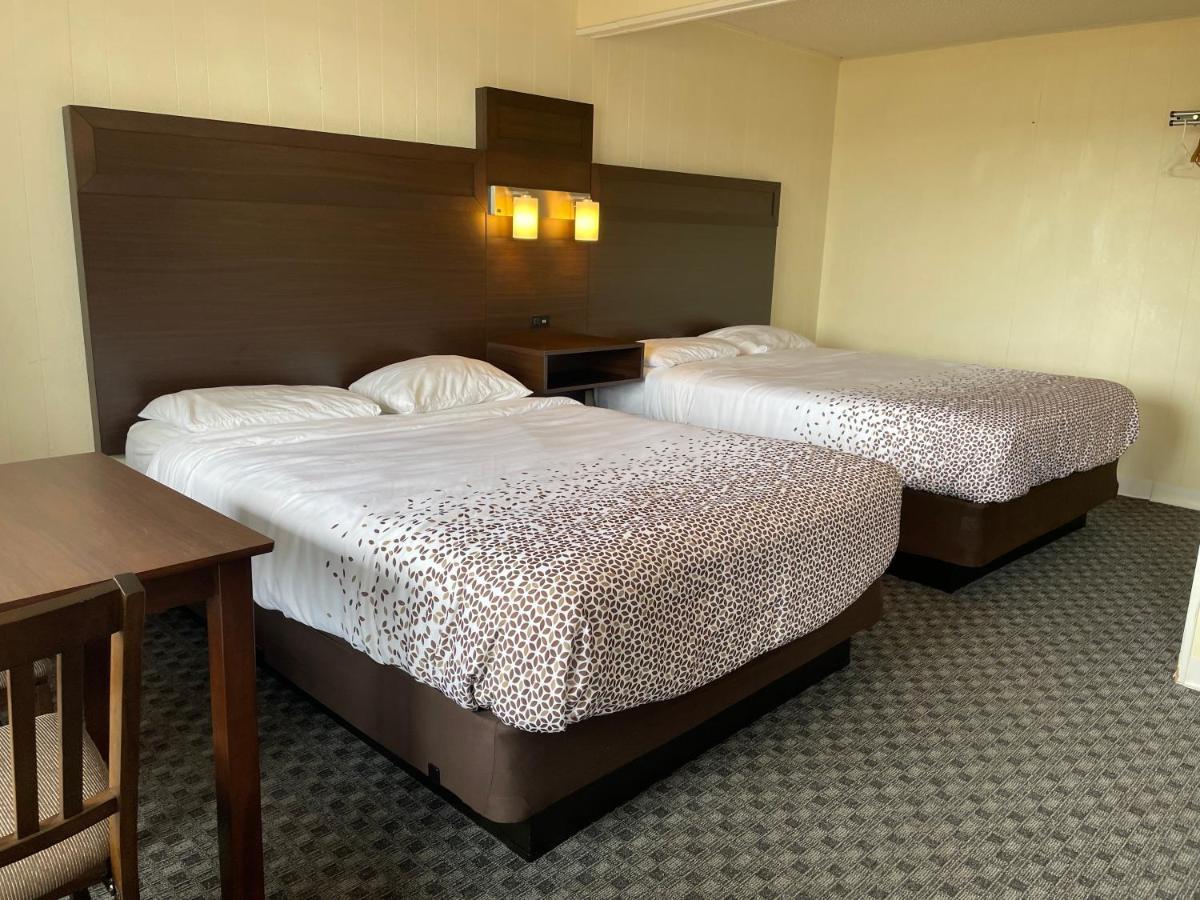 Holiday Motel เวสต์พอร์ต ภายนอก รูปภาพ